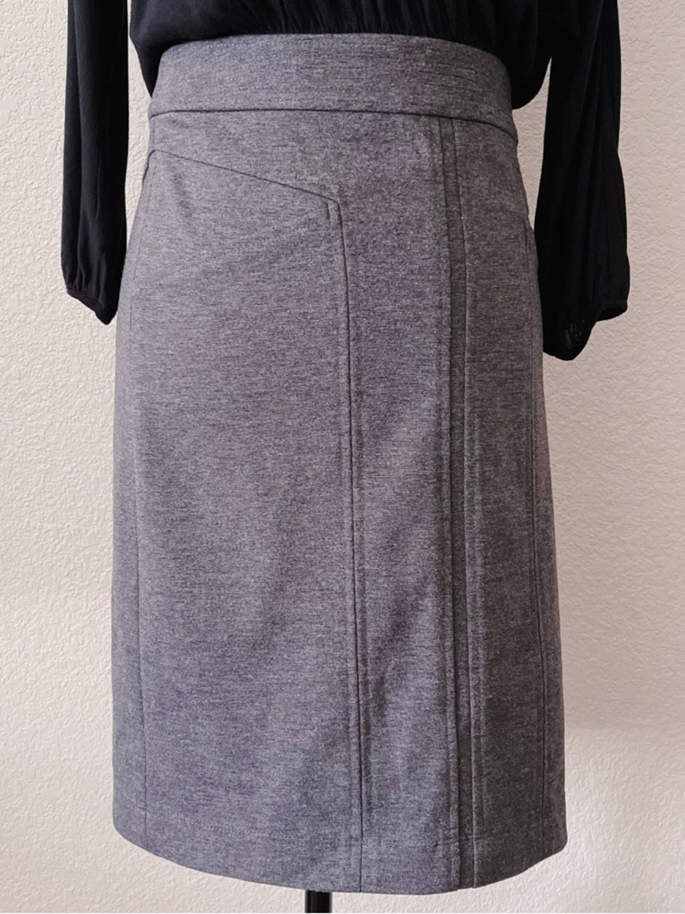 BCBGMaxAzria Jersey Knit Contrast Dress - Picture 6 of 11